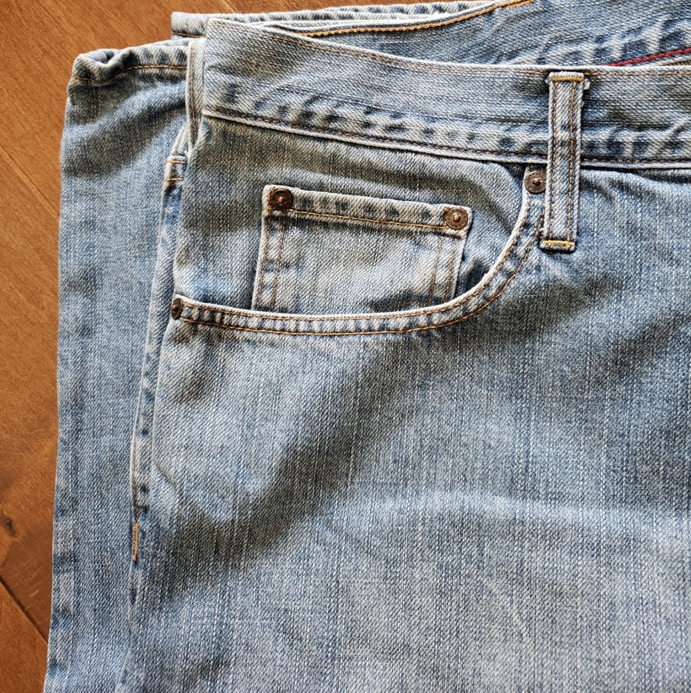 Mens Old Navy loose fit jeans. They are size 40x30.  Great pre owned condition. - Picture 3 of 4
